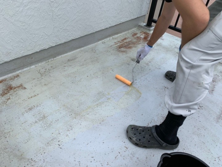 プライマー塗布で密着性を向上