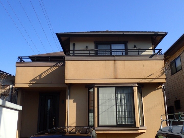 外壁の状態を確認