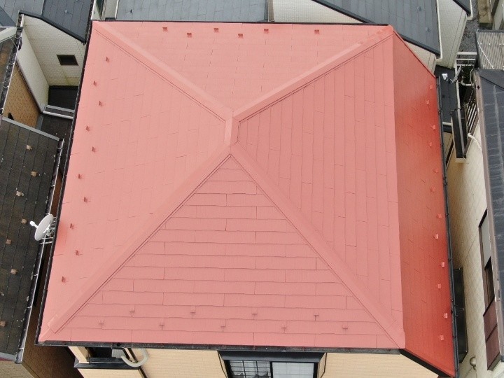 遮熱塗料サーモアイ４Fを採用した屋根塗装工事後のお住まい