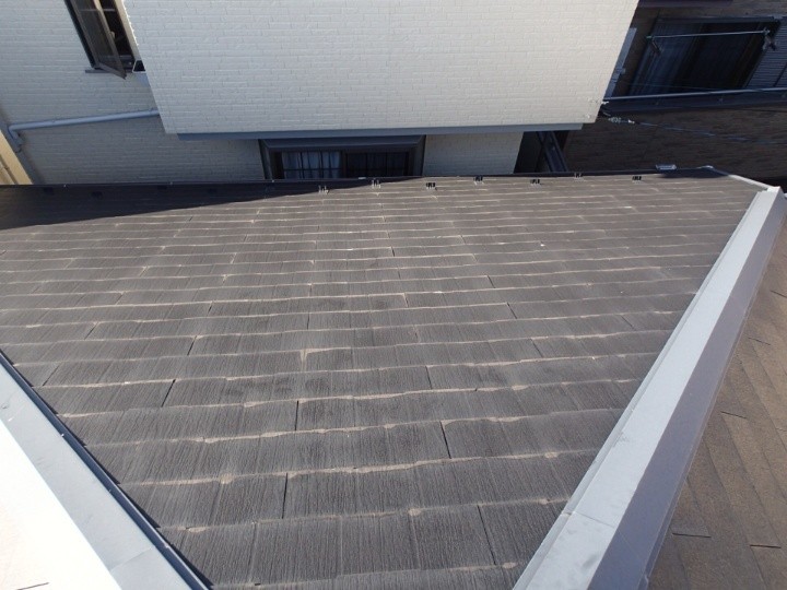 全体的に剥離が進み始めたパミール屋根