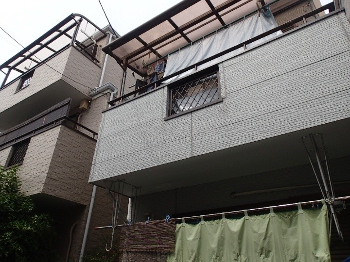 サイディング外壁の目地にはブリード現象が発生