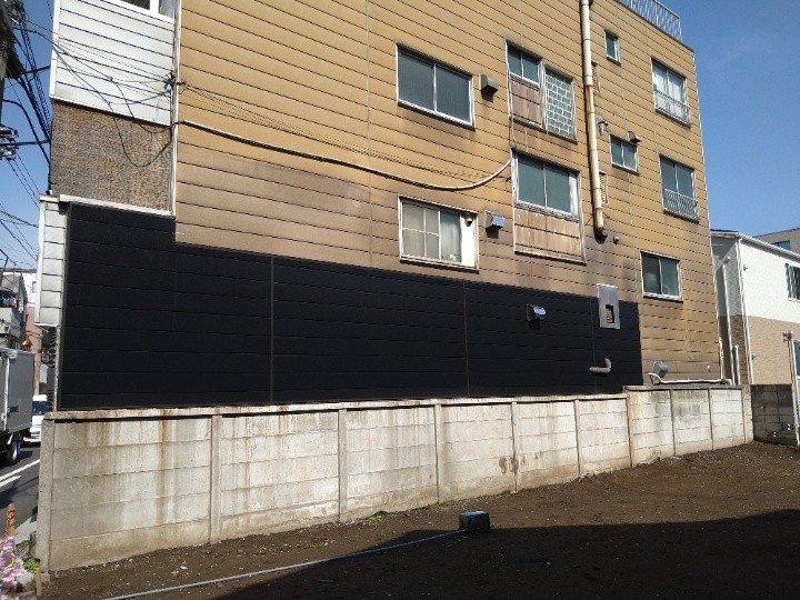 金属サイデイングの貼り替え工事後の外観