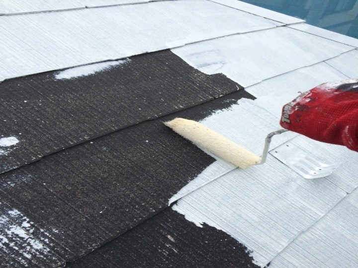 サーモアイシーラーで下塗り作業