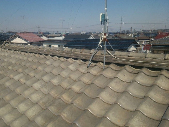 瓦屋根に棟瓦取り直し工事を実施した外観