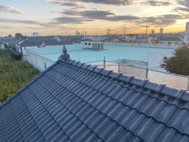 棟（洋瓦）に棟瓦積み直し工事したお住まい