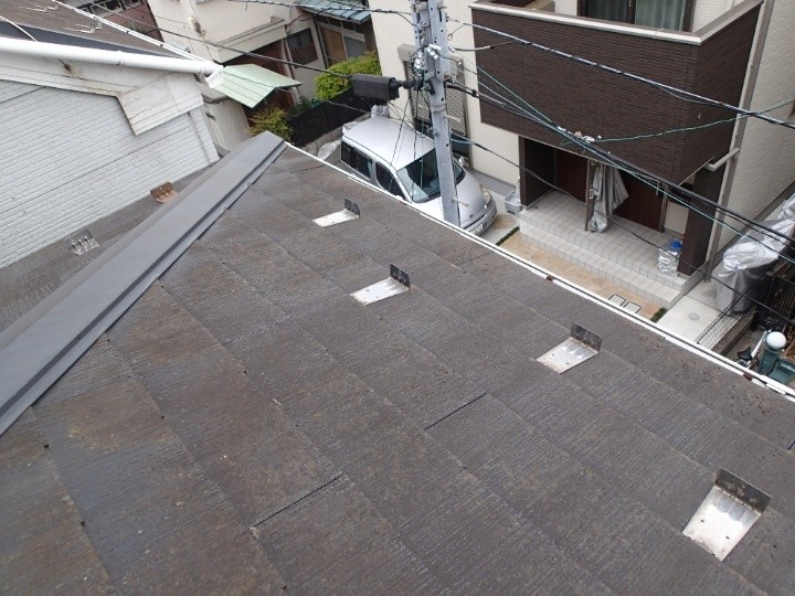 スレート屋根は苔や色褪せが確認