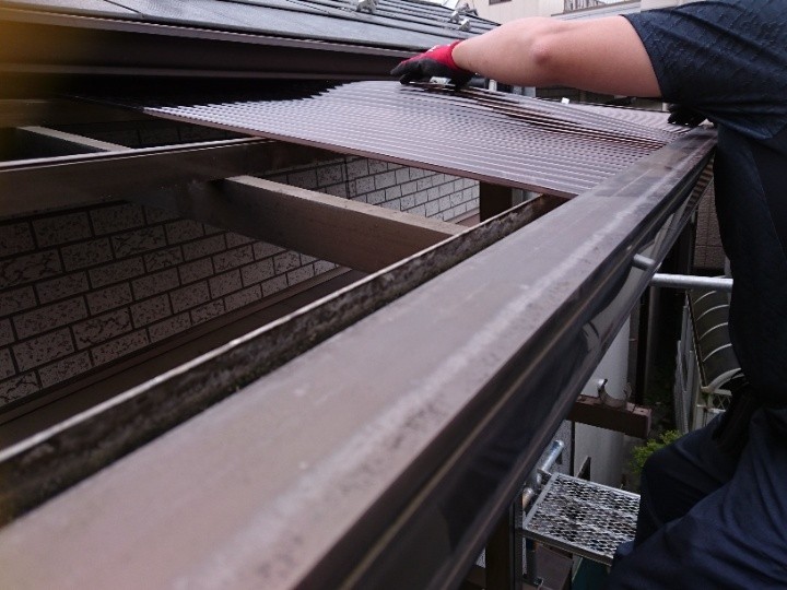 ポリカーボネート波板の張替え（2枚目）