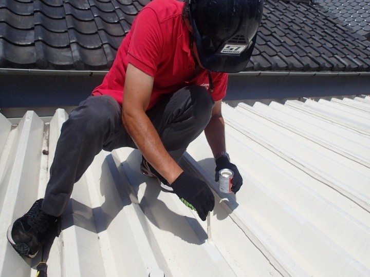 折半屋根の部分補修（4枚目）