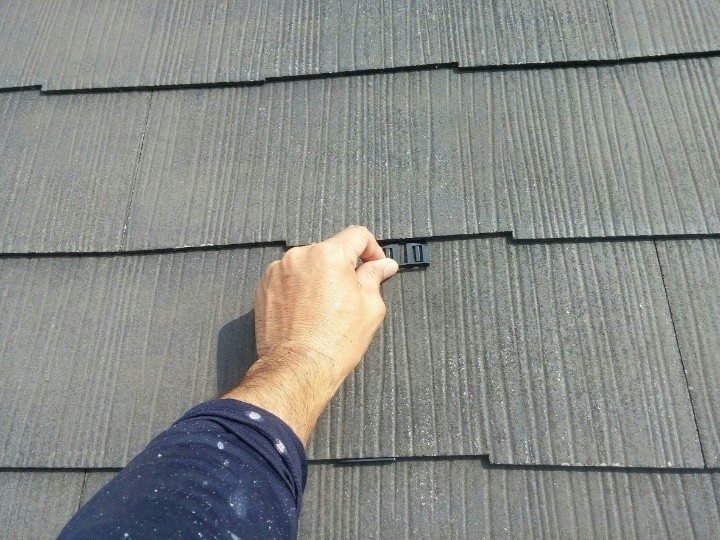 下塗り後にタスペーサー設置