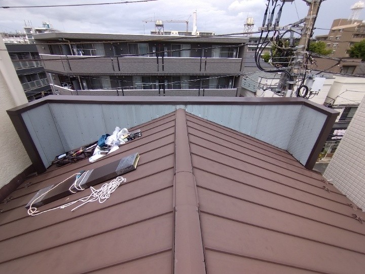 パラペット（笠木）の交換工事を実施した屋根