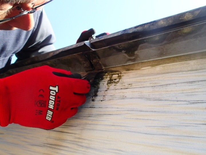 板金ジョイントの取り外しと清掃