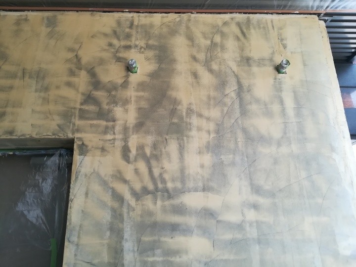 パテ処理による平滑仕上げ