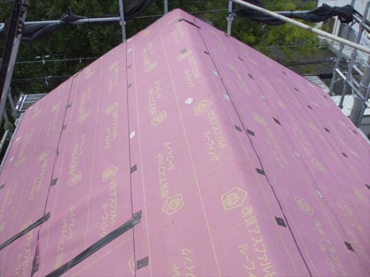 防水シート（ルーフィング）の敷設