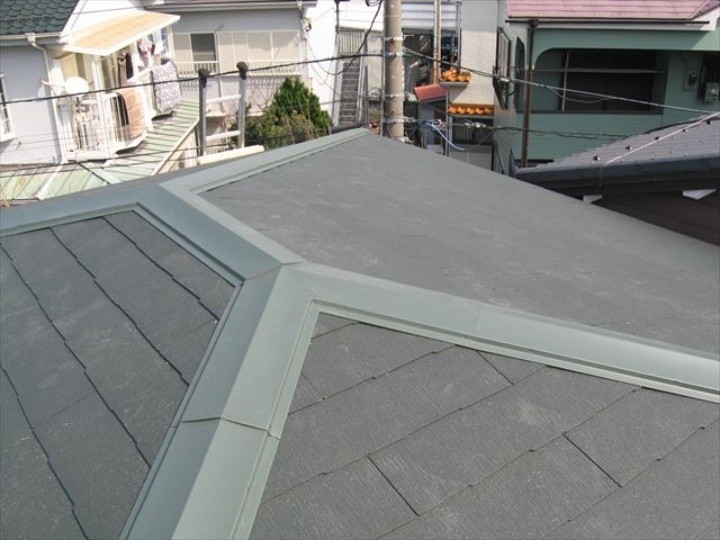 屋根材コロニアルクアッドを用いた葺き替え工事したお住まい