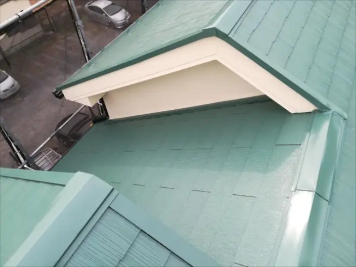 トップライト（天窓）撤去と屋根補修工事を併せて実施した住居