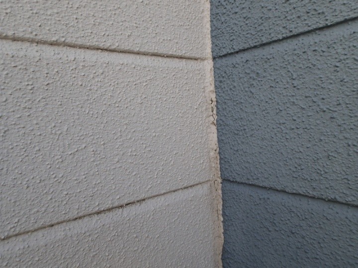 目地シーリング材の劣化を確認