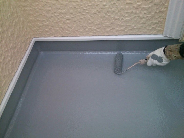 トップを用いたバルコニーの塗装工事