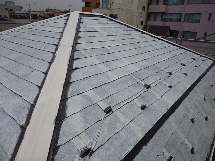 サーモアイシーラーによる屋根の下塗り