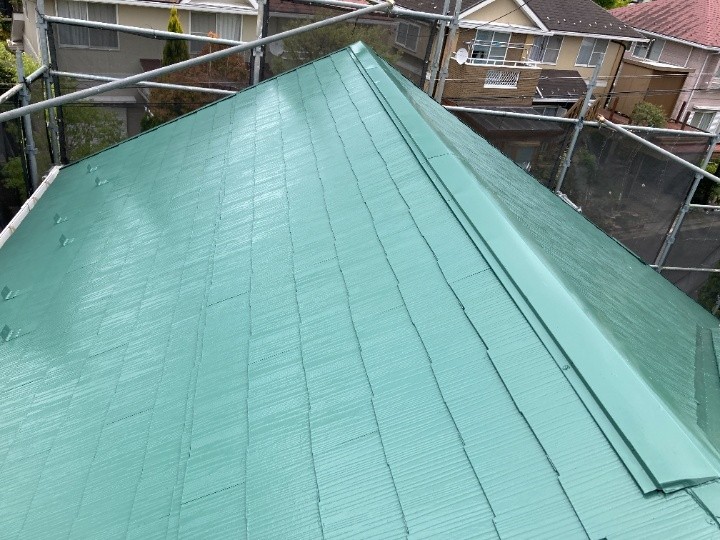 ファインパーフェクトベストを用いて塗装工事を実施した屋根