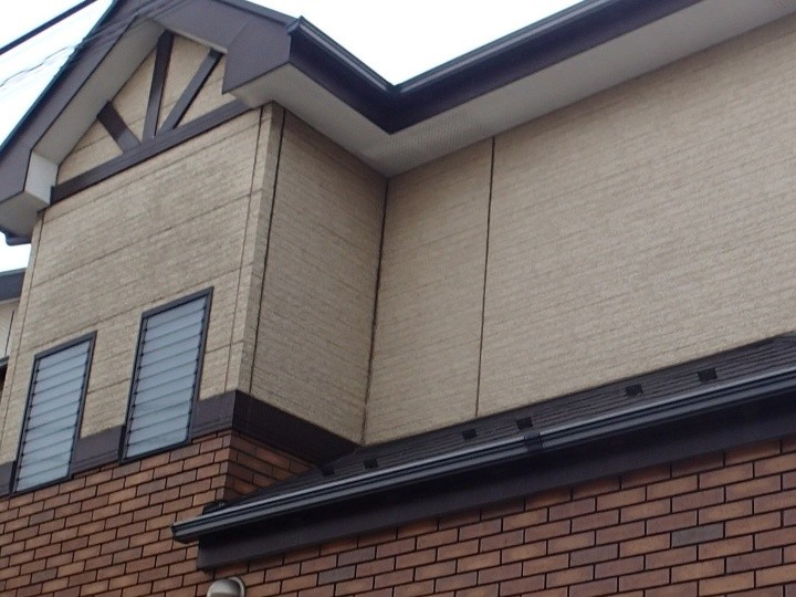 外壁サイディングとブリックタイルの状態