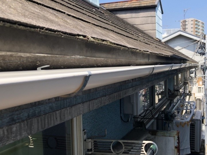 新規軒樋の取り付け