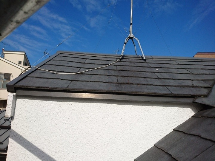 スレート屋根の全体状況を確認