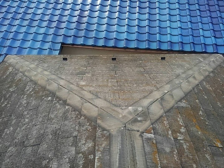 既存棟板金の撤去と清掃