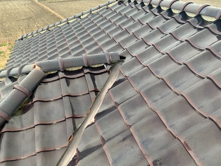 棟瓦のずれを確認