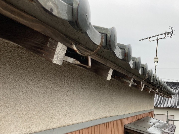 古い金具の撤去と下地確認