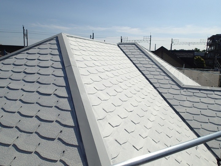 屋根の下塗りと遮熱塗装の準備