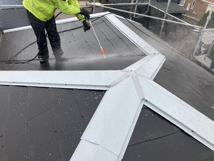 高圧洗浄で下地を整える