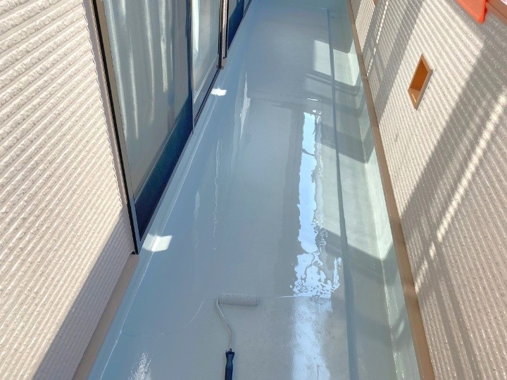ウレタン防水二層目の塗布