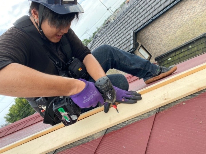 新しい貫板の設置