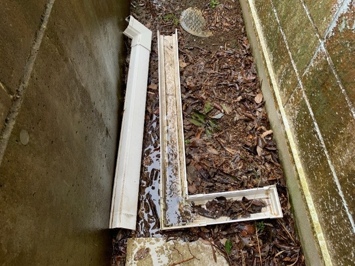 落下した雨樋本体の状態