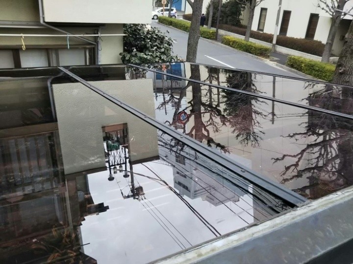 新規ポリカーボネート材の取り付け