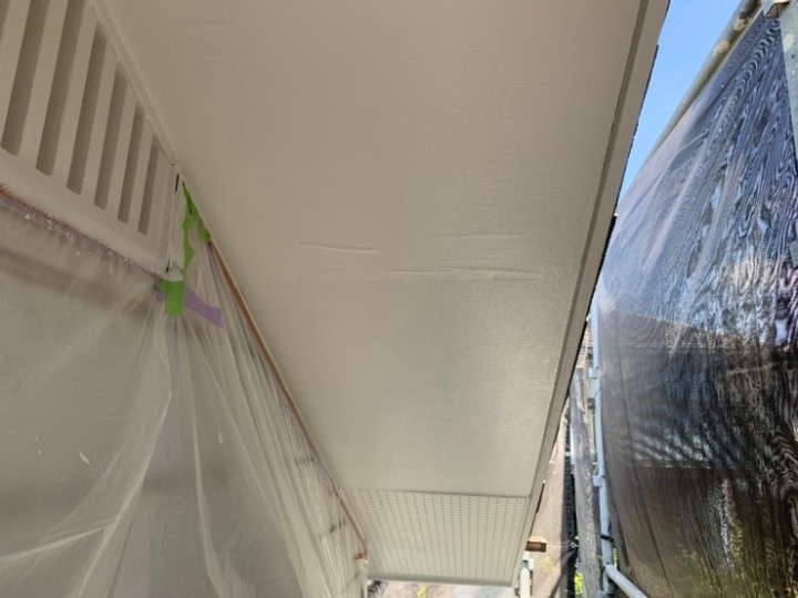 軒天の仕上げ塗装