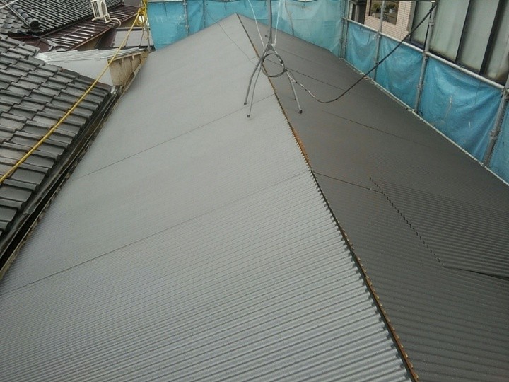 金属屋根材の本体施工