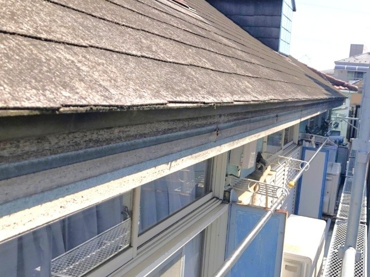 既存雨樋と受け金具の撤去