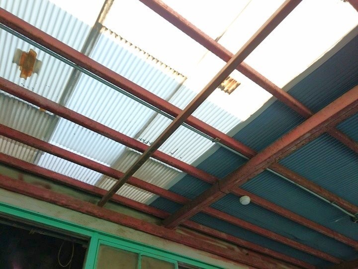 室内側から見た既存屋根の状態