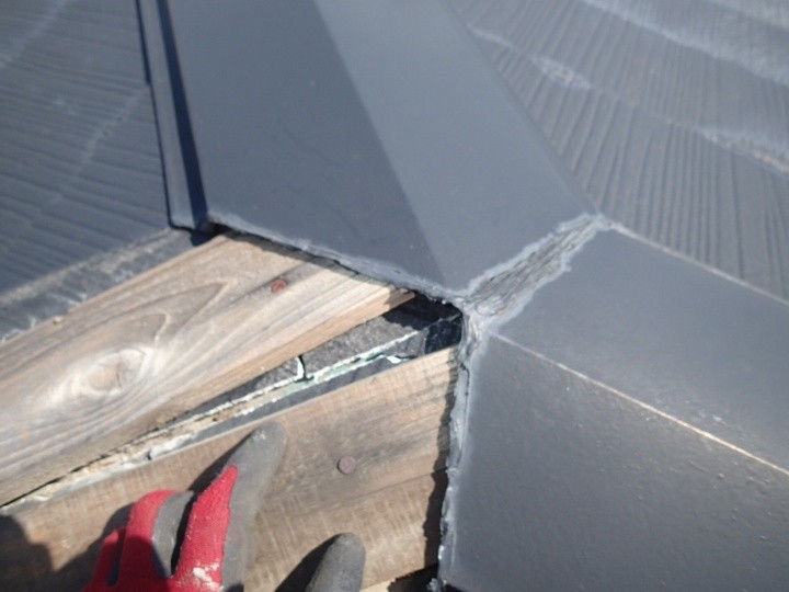棟板金の接合部分の劣化
