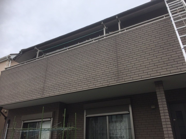 外壁の汚れと色あせの確認