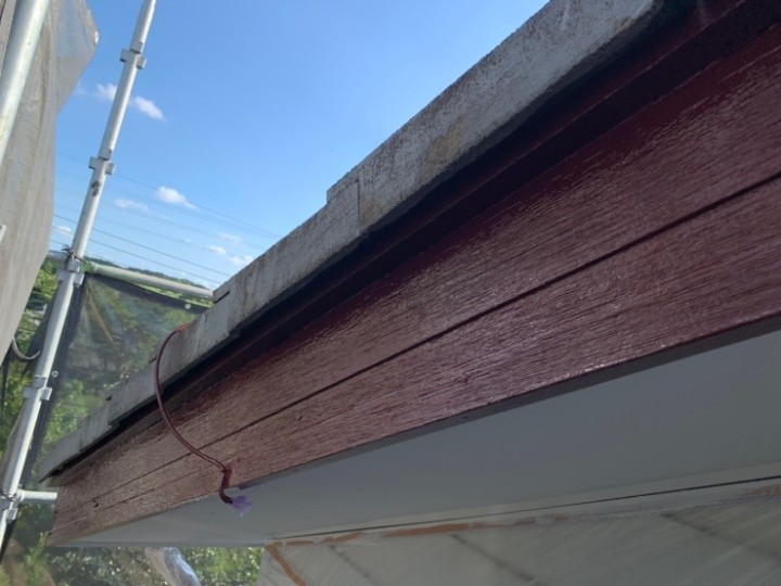 破風板の仕上げ塗装