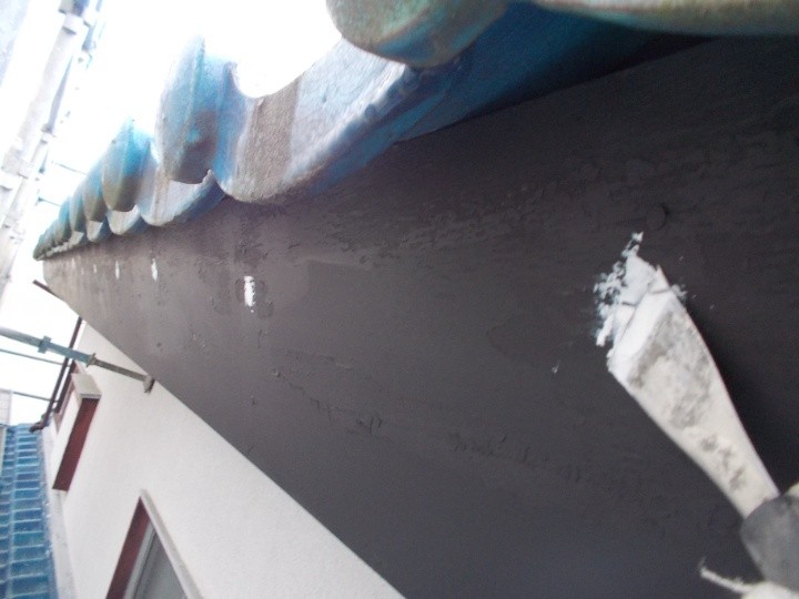 鼻隠し・破風板の下塗りと下地処理