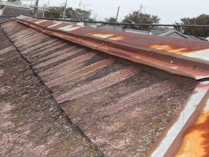 棟板金の浮きと歪み