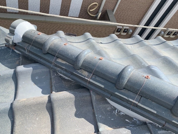 熨斗瓦・丸瓦の積み直しと銅線固定