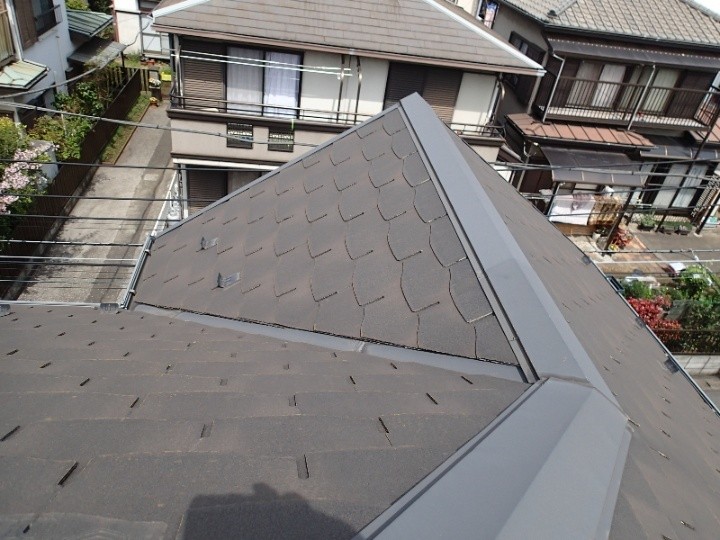 屋根の全景と形状