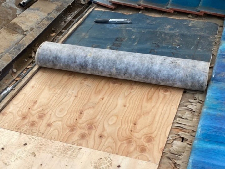 防水シートの敷設