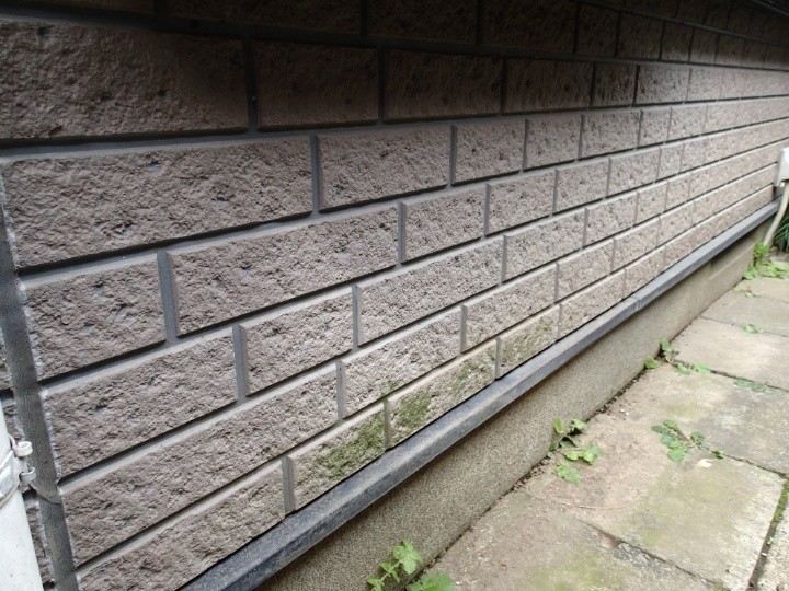 外壁下部の汚れ