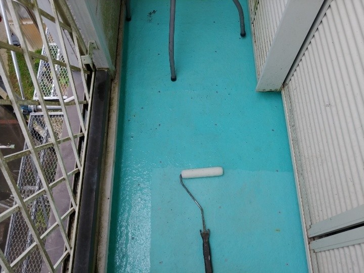 下地処理とプライマー塗布