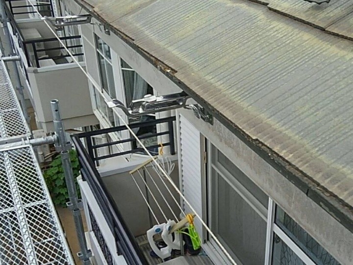 正確な勾配で吊り金具を設置